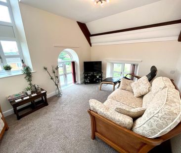 2 bedroom Flat To Let - Photo 1