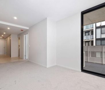 Modern Living in Greenway – Spacious Two-Bedroom Apartment - Photo 1