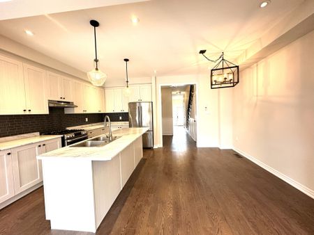For Lease - 45 Beechborough Crescent, East Gwillimbury, Ontario - Photo 3