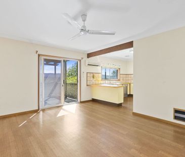 Spacious Family Home with Beautiful Outlook - Photo 4