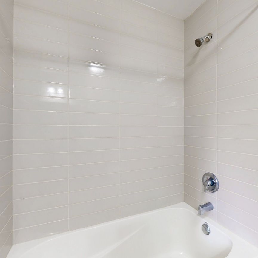 For Lease - 15 Silver Charm Drive, East Gwillimbury, Ontario - Photo 1