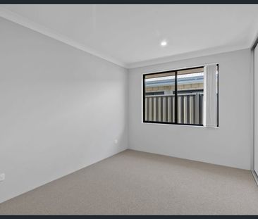 Spacious 5-Bedroom Family Home in a Peaceful Dudley Park Location - Photo 6