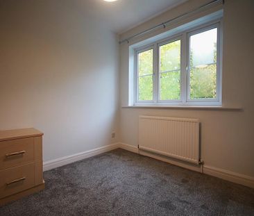 5 Bedroom Detached To Let - Photo 4