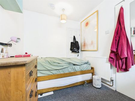 3 bedroom apartment to rent - Photo 5