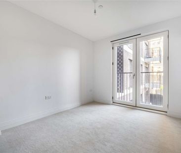 A rare opportunity to rent a spacious triplex home with its own fro... - Photo 6