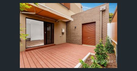 Modern Comfort in a Prime Doncaster East Location! - Photo 3