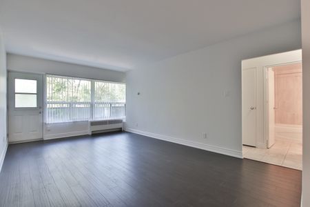 2 Bedrooms Open Concept - Photo 5