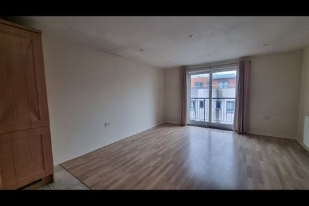 1 Bed Flat, Admirals Wharf, SO14 - Photo 2