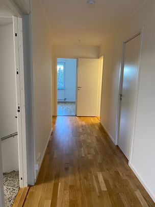 Hasselgatan, Upplands Väsby - Foto 1