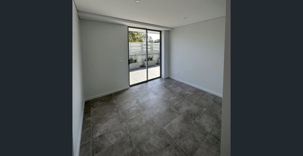 Spacious Two Bedroom Ground Floor Apartment - Photo 1
