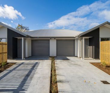 Modern near new 2 bedroom Unit + Garage - Photo 1