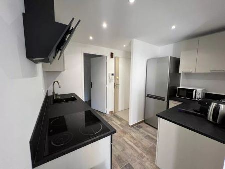 A LOUER - AIX EN PROVENCE - CHAMBRE EN COLOCATION AVEC PARKING - Photo 2