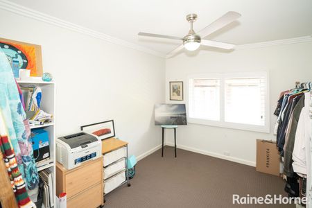 16 Hodson Avenue, Turvey Park, NSW 2650 - Photo 4