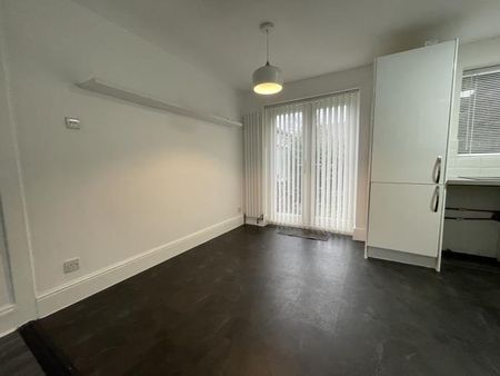 Netherfields Crescent, Middlesbrough - Photo 3