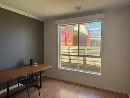 Spacious Family Living in Franklin Park Estate - Photo 3