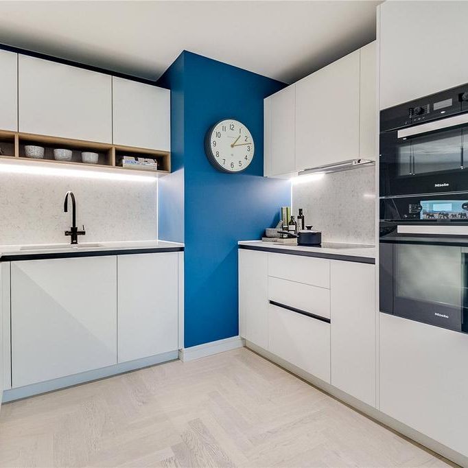 3 bedroom flat to rent - Photo 1