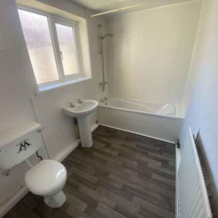 3 bed end of terrace house to rent in Chatham Road, Hartlepool, TS24 - Photo 4