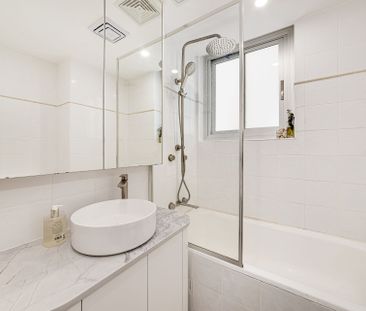 Stylish Apartment in Boutique Block - Option for Furnished or Unfur... - Photo 1