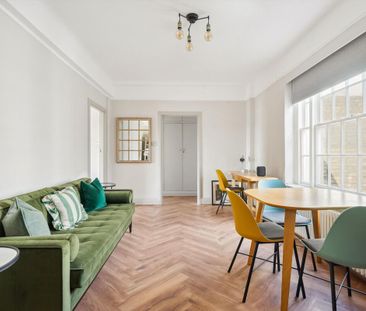 A newly renovated, spacious one bedroom apartment to rent in Marylebone, W1H. - Photo 1