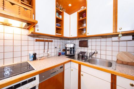 Charmante, möblierte 2-Zimmer-Wohnung mit Balkon im 2. Liftstock - Photo 4