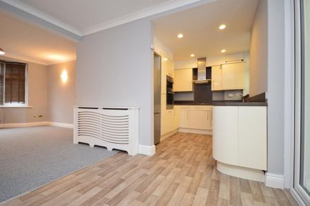 3 bedroom semi-detached house to rent - Photo 4