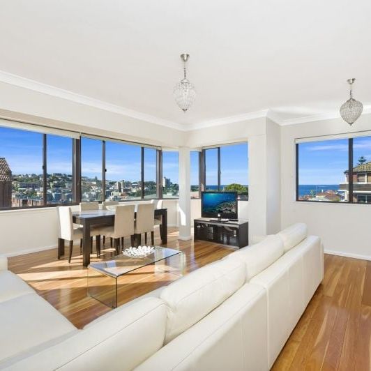 Unfurnished 3 Bedroom Apartment In the heart of Coogee! - Photo 1