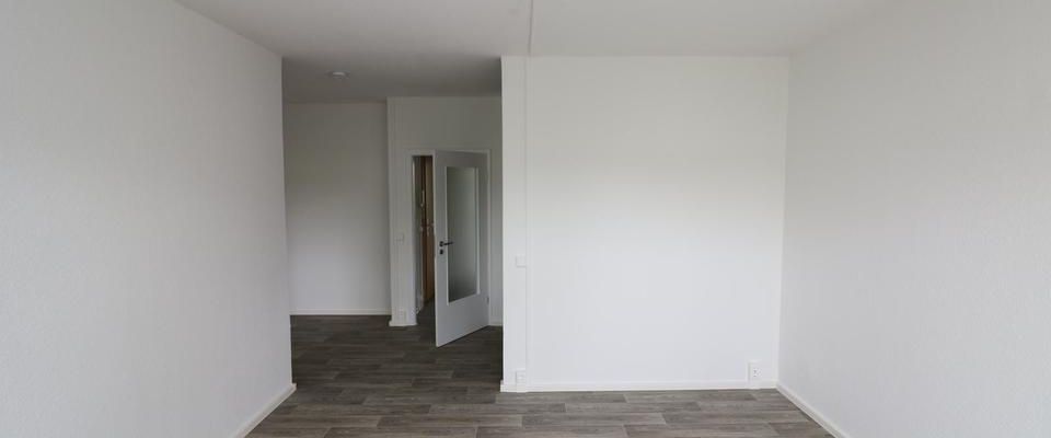 Schaumparty im modernen Wannenbad...helle 3-RW mit Wanne u. Balkon!!! - Foto 1