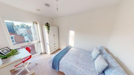 4 bedroom flat to rent - Photo 5