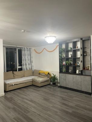 2 Bed Flat, Oscar Wilde Road, RG1 - Photo 1