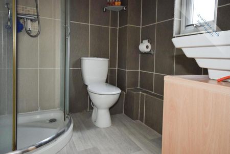 3 bedroom end of terrace house to rent - Photo 5