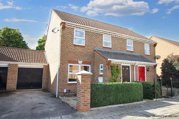 3 bedroom property to rent in Aylesbury - Photo 1