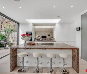 4 bedroom semi-detached house to rent - Photo 3