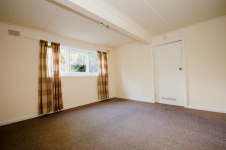 4 Bed, 2 Bath - Photo 3