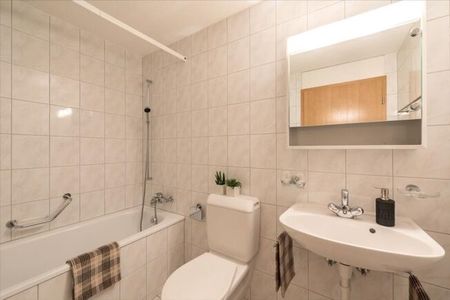 Family apartment with evening sun - Photo 4