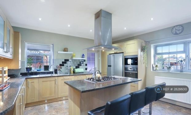 3 bedroom bungalow to rent - Photo 1