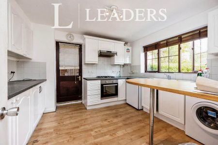 4 bedroom detached house to rent - Photo 4