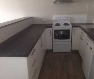 MODERN STUDIO APARTMENT IN THE CENTRE OF LOWER HUTT - Photo 1