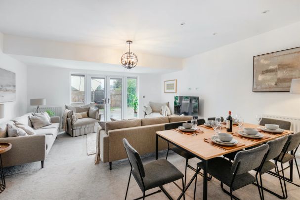 4 Bed, House - Photo 1