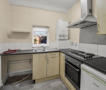 2 bedroom flat to rent - Photo 2
