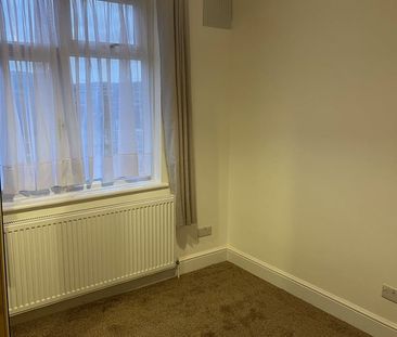 5 Bed Semi-Detached House, Hay Lane, NW9 - Photo 3