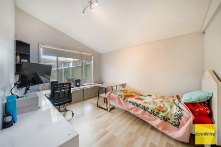 4 Bedroom Home & 2 Bedroom Sleepout!! - Photo 5