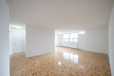 For Lease - 5 Glamorgan Avenue Unit# 901, Toronto, Ontario - Photo 4