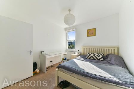2 bedroom flat to rent - Photo 3