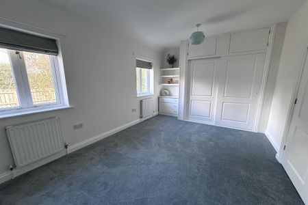 2 bedroom terraced house to rent - Photo 4