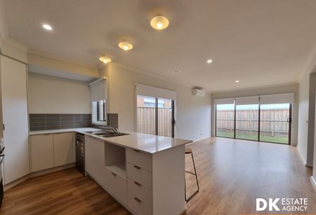 Modern Fresh Family Home - Photo 2