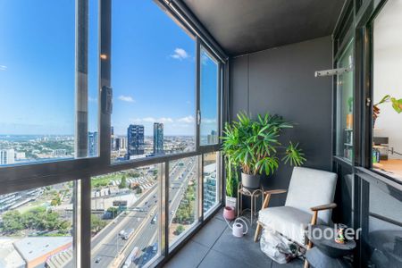 Fully Furnished 1-Bedroom Apartment with Car Space & Storage � Prime Southbank Living - Photo 5