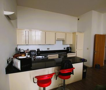 2 bedroom flat to rent - Photo 4