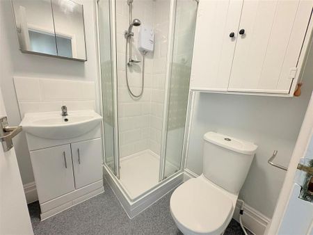 Property to rent - Photo 5