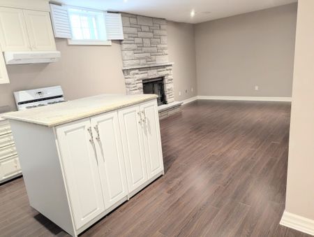 For Lease - 50 Direzze Court, Richmond Hill, Ontario - Photo 5