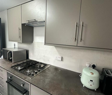 2 bedroom private hall to rent - Photo 5